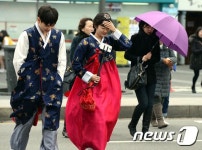 [16일 날씨] 중부지방 가끔 눈…계속 추워요