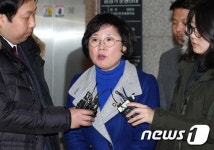 취재진 질문받는 김현 의원