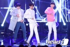 더블에스301, 7년 만에 함께 무대 위에서