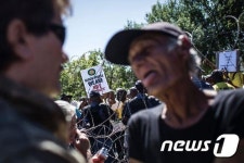 남아공서 흑인 2명 살해한 백인들 보석…인종갈등 심화