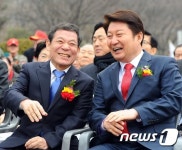 대구·광주 시장의 미소
