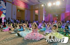 라푼젤 음악에 맞춰 하나 둘~