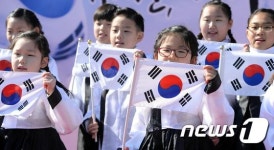 합창하는 어린이들