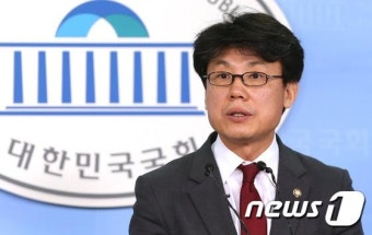 진성준 
