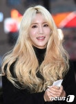 포텐 혜지, 멀리서도 눈에 띄는 금발