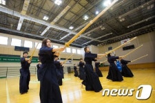 무도실습하는 건국대 경찰학과 학생들