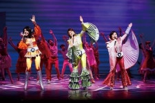 [리뷰]서현의 키스에 삼촌관객 탄식 쏟아지고…뮤지컬 맘마미아