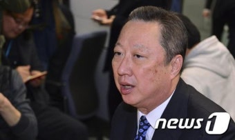 박용만 회장, 기자간담회 참석