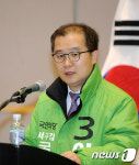 자기소개하는 이건태 예비후보자