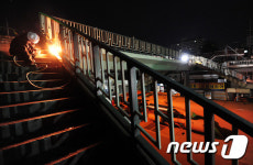 철거 작업이 진행중인 전주 용머리고개 육교