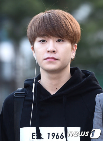 갓세븐 영재, '음악과 함께하는 출근길~'