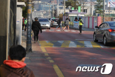 동춘천초등학교 주변, 인도없이 다닙니다