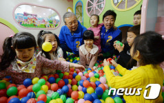 진성어린이집 찾은 김종인 대표