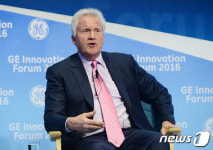 이멜트 GE 회장 韓, 산업인터넷 도입해 생산성 높여야