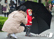 봄비와 아이