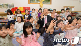 국회어린이집 찾은 김종인 대표