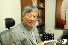 소설가 이문열, 세종청사 6동 대강당서 열린 북콘서트