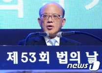축사 하는 박한철 헌법재판소장