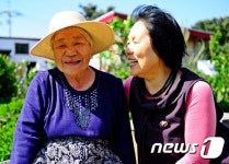 105세 시어머니·88세 친정어머니와의 동행…제주로 온 세 여자