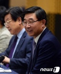 모두발언하는 이기권 장관
