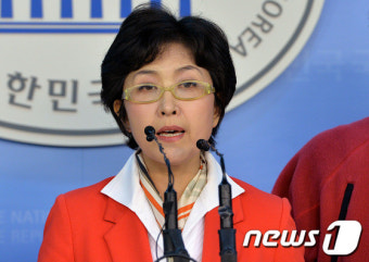 '박정희 혈서 날조' 주장 정미홍 전 아나운서 재판에(종합)