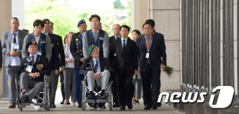 전쟁기념관을 찾은 네덜란드 참전용사
