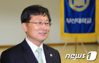부산대 제20대 총장에 전호환 교수 임명(1보)