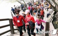 괴산 산막이 옛길 선착장에 편의시설 확충· 공연장 신설