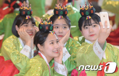 이제 어른이 됐어요…대전 한빛고 전통성년식