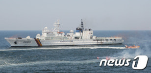 인명 구조 훈련하는 해경