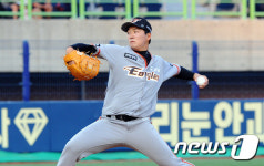 역투하는 한화 김용주