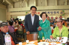 39년째 경로잔치 열어온 떡방앗간 사장 김옥순씨
