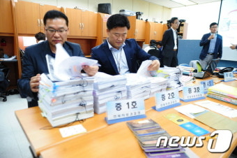 경찰, 18억대 불법 리베이트 수수한 J병원장 사건 브리핑