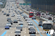 황금연휴 마무리…고속도로 상행선 싼 주유소 톱3는?
