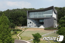 서울시립대, 새 음악관 준공…300석 콘서트홀 갖춰