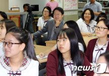 진로수업 참관하는 조희연 교육감