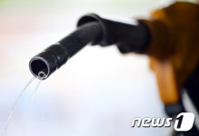 국제유가 하락세에 휘발유값 싸질까?