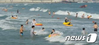 해운대에서 물놀이 해요