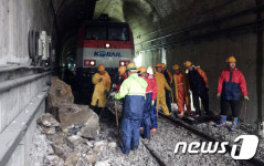 영동선 석포역 열차 탈선