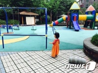 어린이공원 대리석 뒹굴고 파손 곳곳 안전불감증 심각