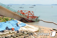 바다에 고꾸라진 영광 칠산대교