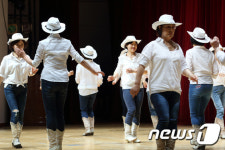 명지대학교, 총장배 2016 국제실용 댄스경영대회