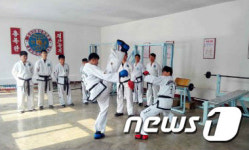 훈련하는 북한 태권도 선수들