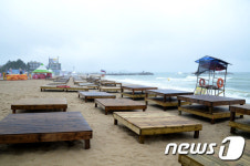 텅 빈 해수욕장