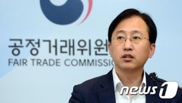 브리핑하는 송정원 시장구조개선과장