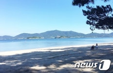 '이국적 풍경' 고흥 소록도 해수욕장 15일 개장