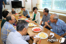 [동정]신계용 과천시장, 폭염 대비 무더위 쉼터 점검