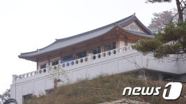 평창올림픽 앞두고 전통한옥관광호텔 고려궁 개관