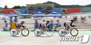 무더위 이겨내는 질주