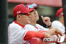 김기태 감독 가을야구 가야하는데